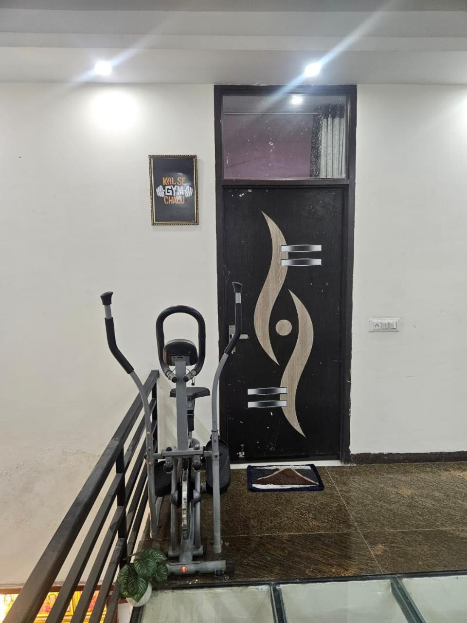 Ashirwaad 249 Acomodação com café da manhã Grander Noida Exterior foto